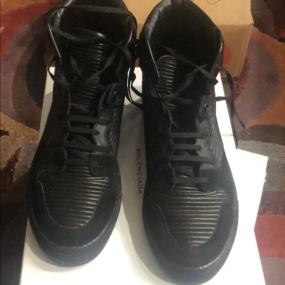 Balenciaga - Picture 2 of 4